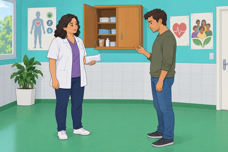 Quiz de Sr revisa un paquete sellado.