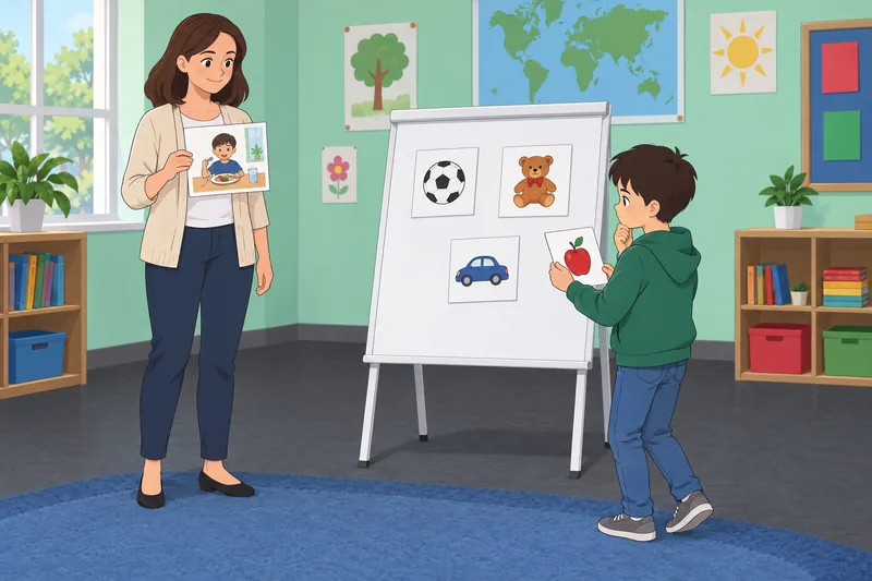 cuestionario de vocabulario: un niño elige una tarjeta.